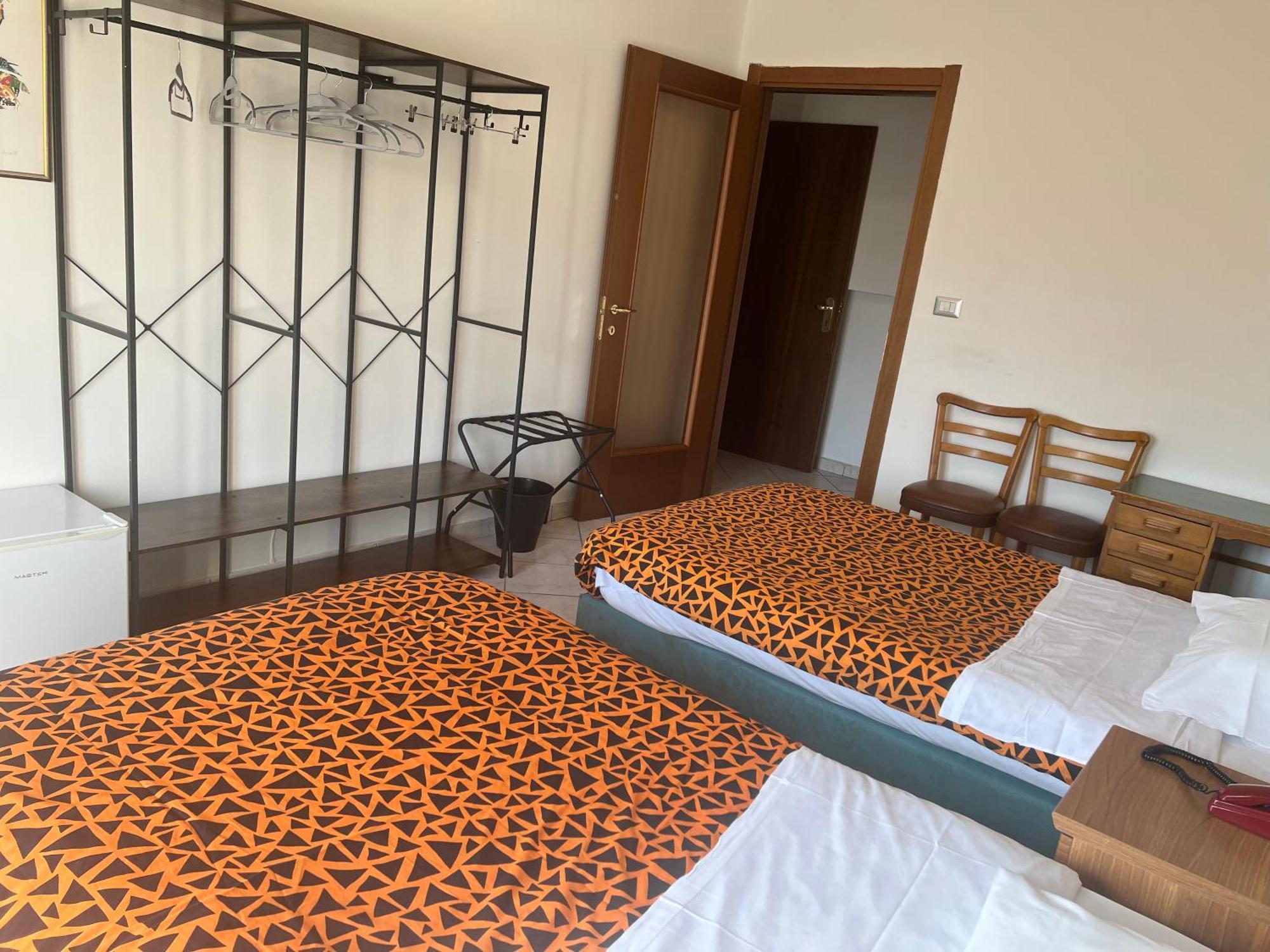 Hotel Persico Saluzzo Bagian luar foto