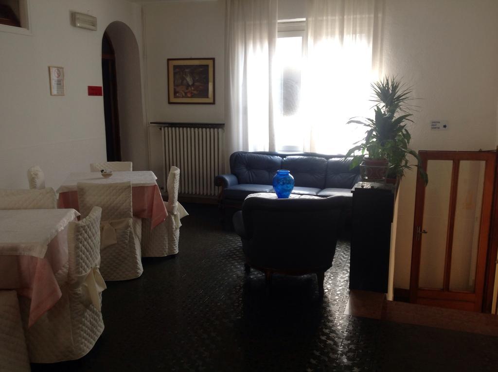 Hotel Persico Saluzzo Bagian luar foto